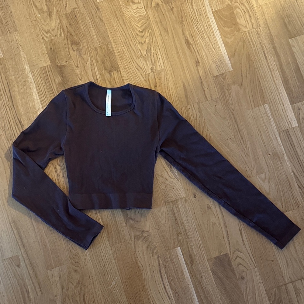 Aritzia BABATON Ribbed Cropped Long Sleeve Top - Chocolate Brown